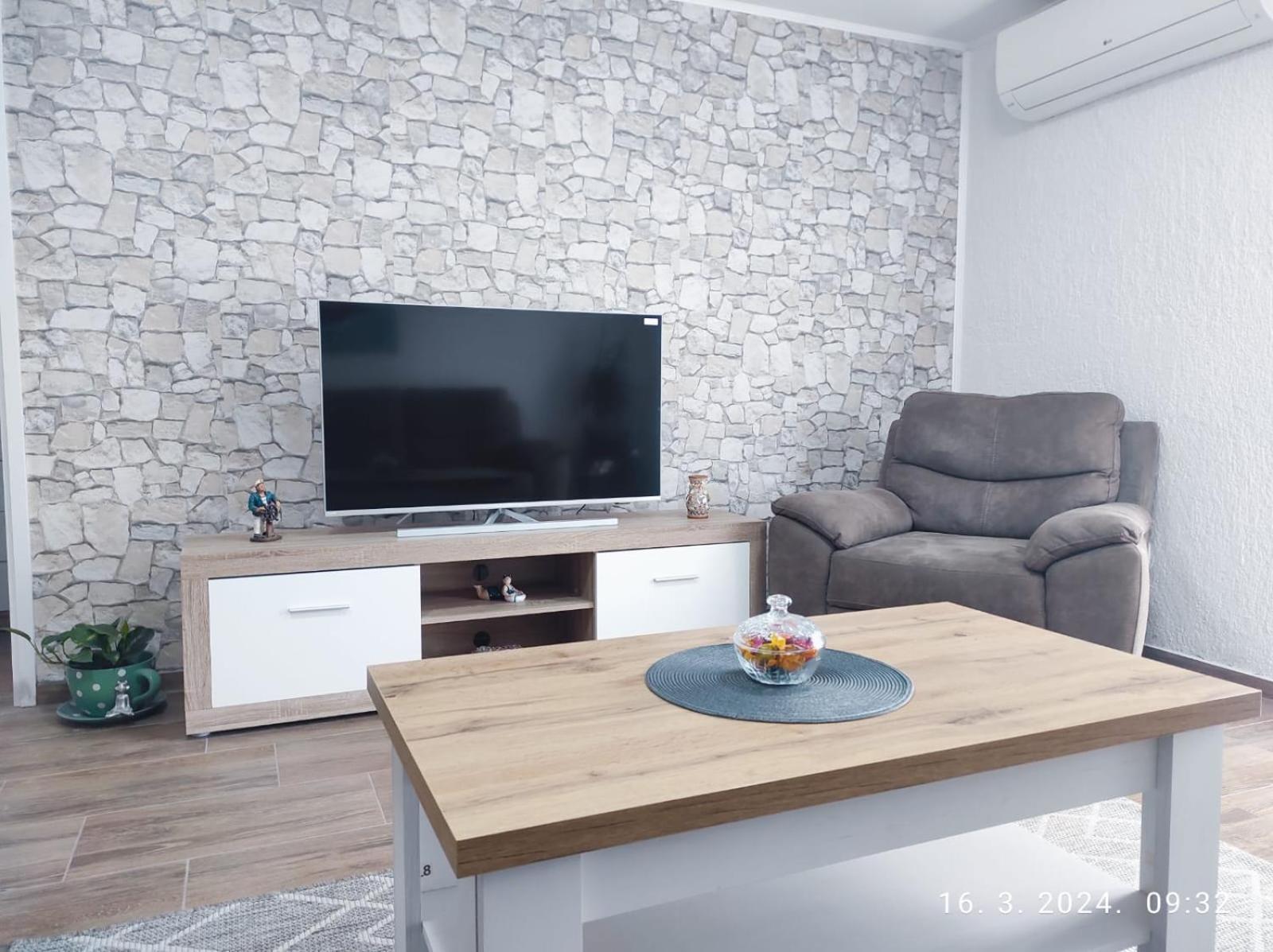 Apartman Jenny-Porec Kosinozici Exterior photo